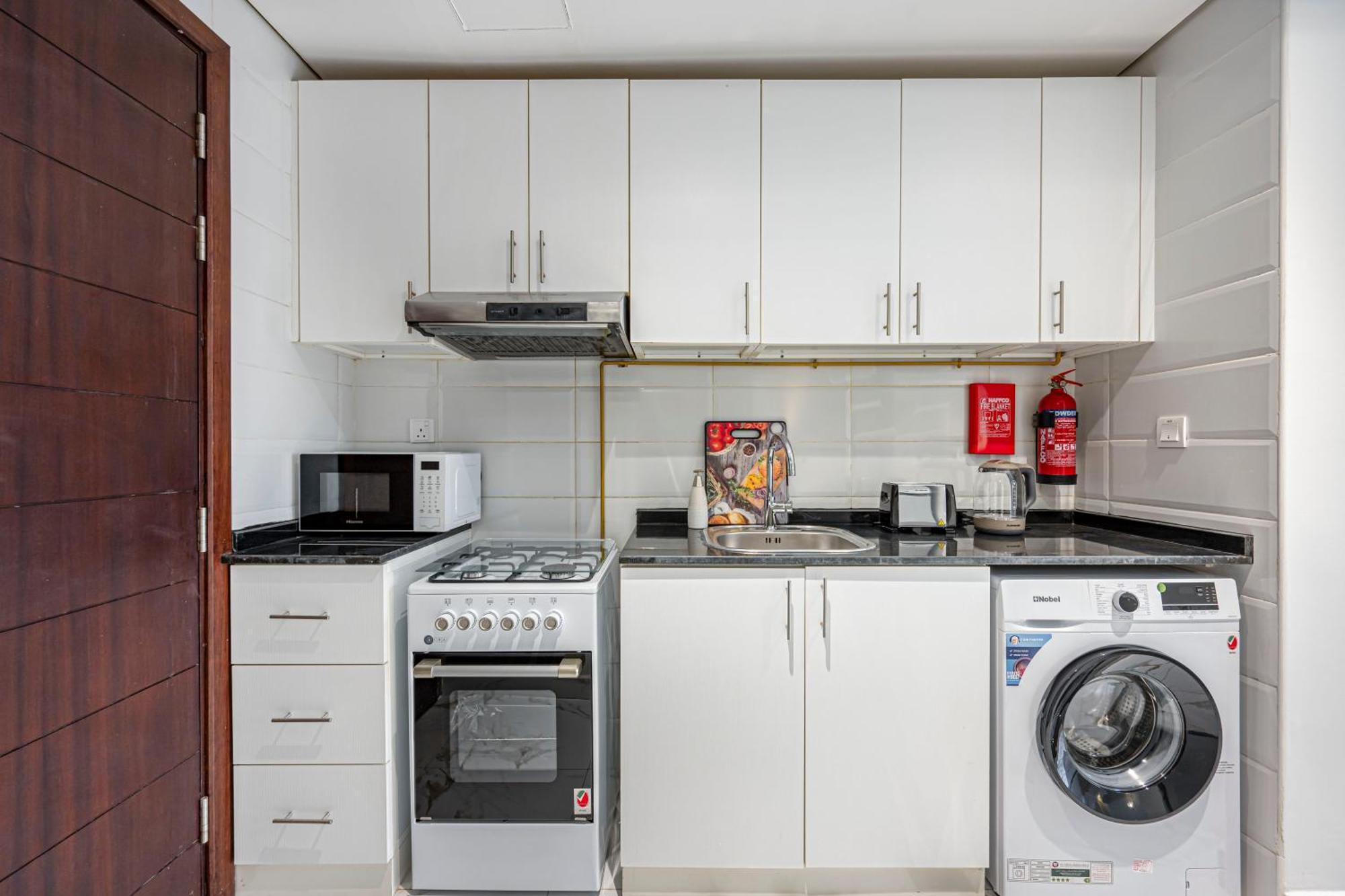 Charming With Dubailand Charm Apartment *